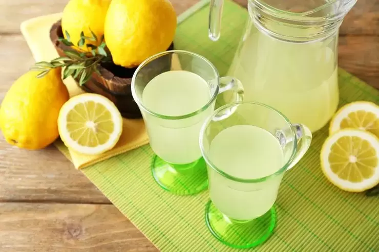 лимонна вода для питної дієти