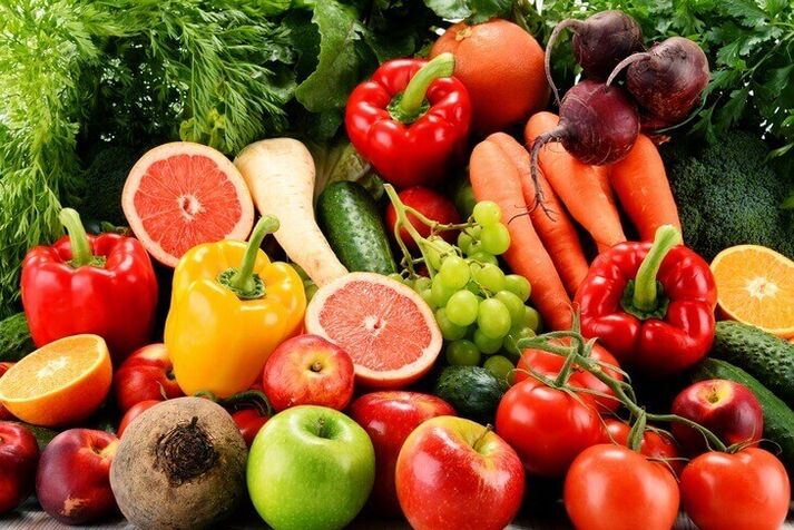Щоденний раціон харчування при схудненні може включати більшість овочів та фруктів. 
